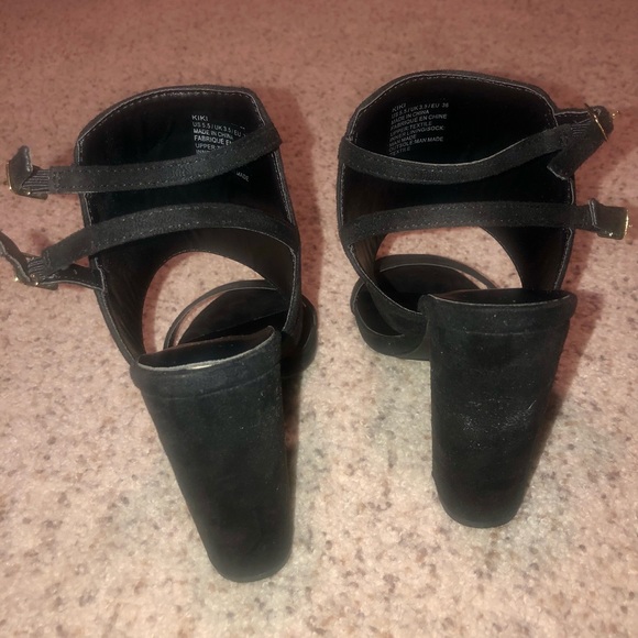 Black Heels - Picture 6 of 6